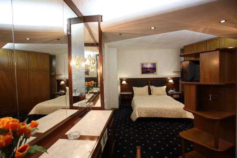 Tsamis Hotel แคซโทเรีย ภายนอก รูปภาพ