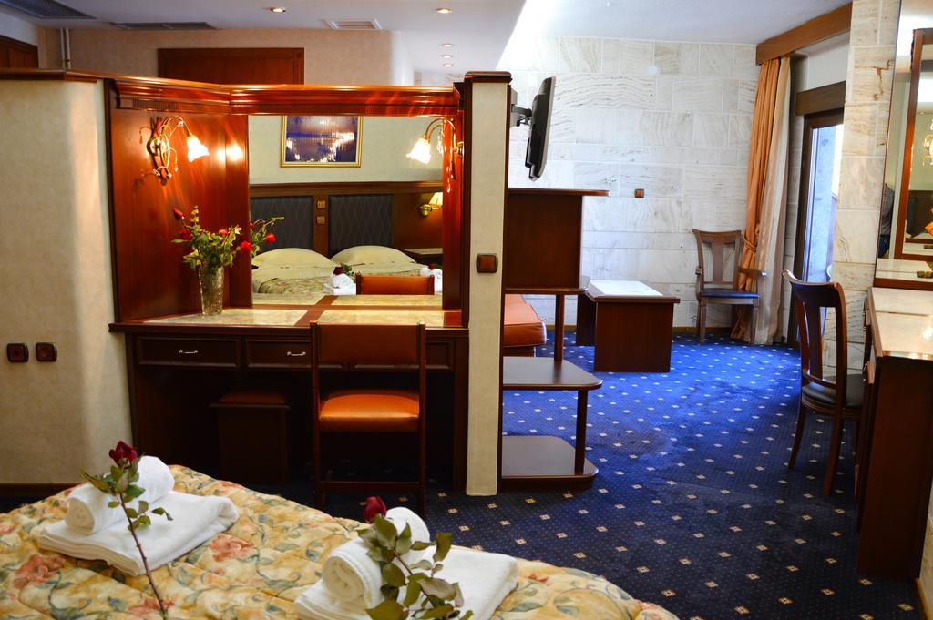 Tsamis Hotel แคซโทเรีย ภายนอก รูปภาพ
