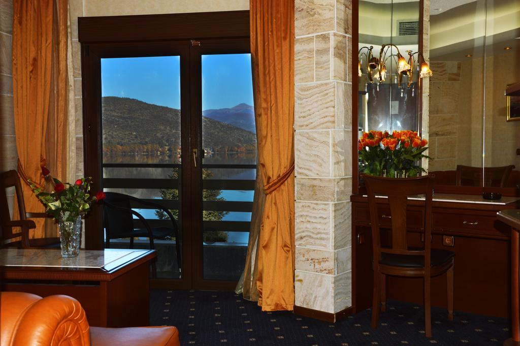 Tsamis Hotel แคซโทเรีย ภายนอก รูปภาพ