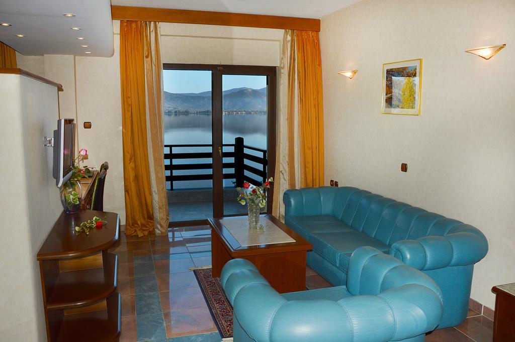 Tsamis Hotel แคซโทเรีย ภายนอก รูปภาพ